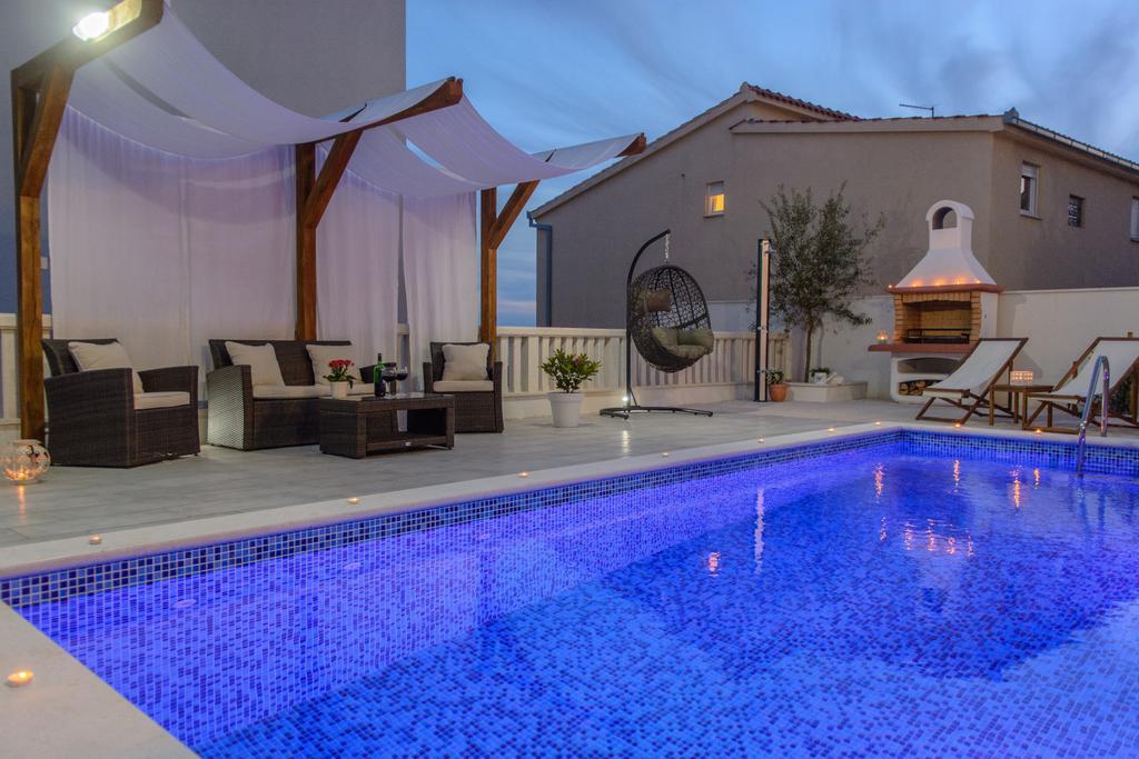 Apartments Villa Atlantis Trogir Exteriör bild