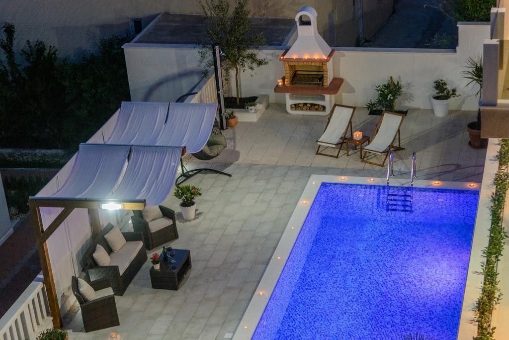 Apartments Villa Atlantis Trogir Exteriör bild