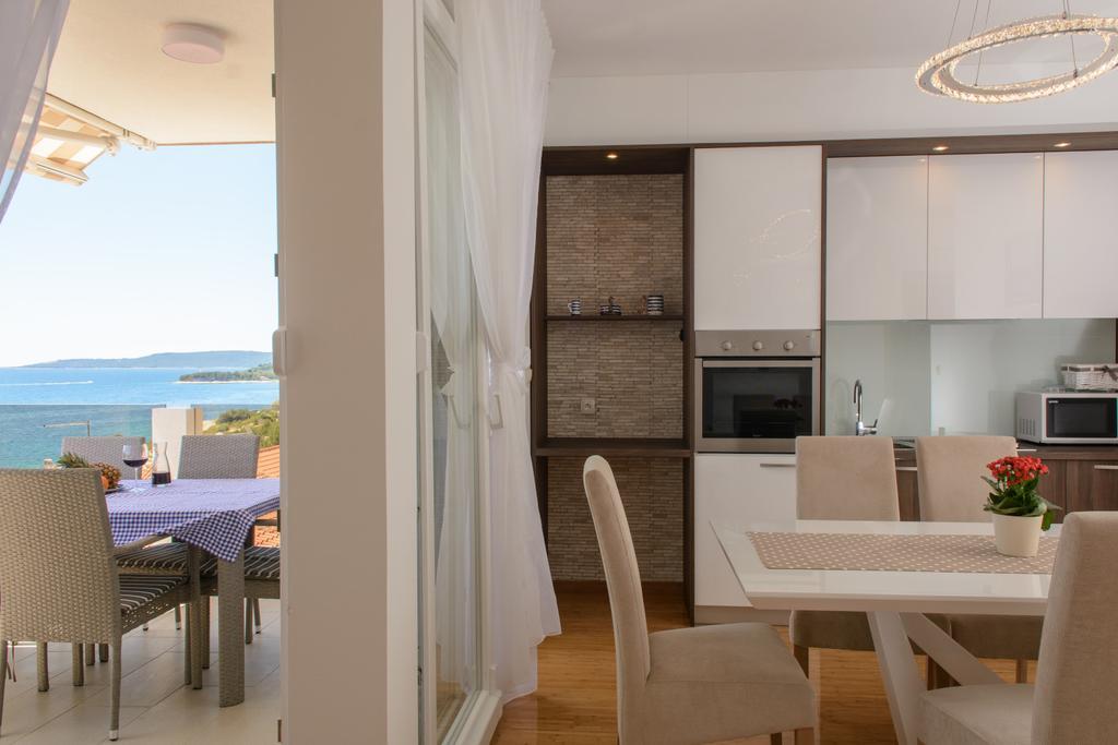 Apartments Villa Atlantis Trogir Exteriör bild