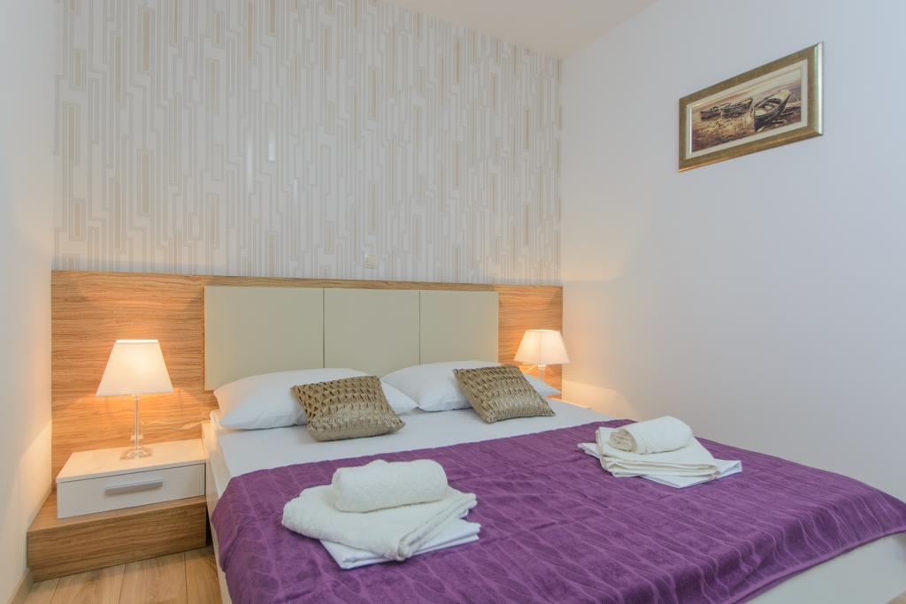 Apartments Villa Atlantis Trogir Exteriör bild