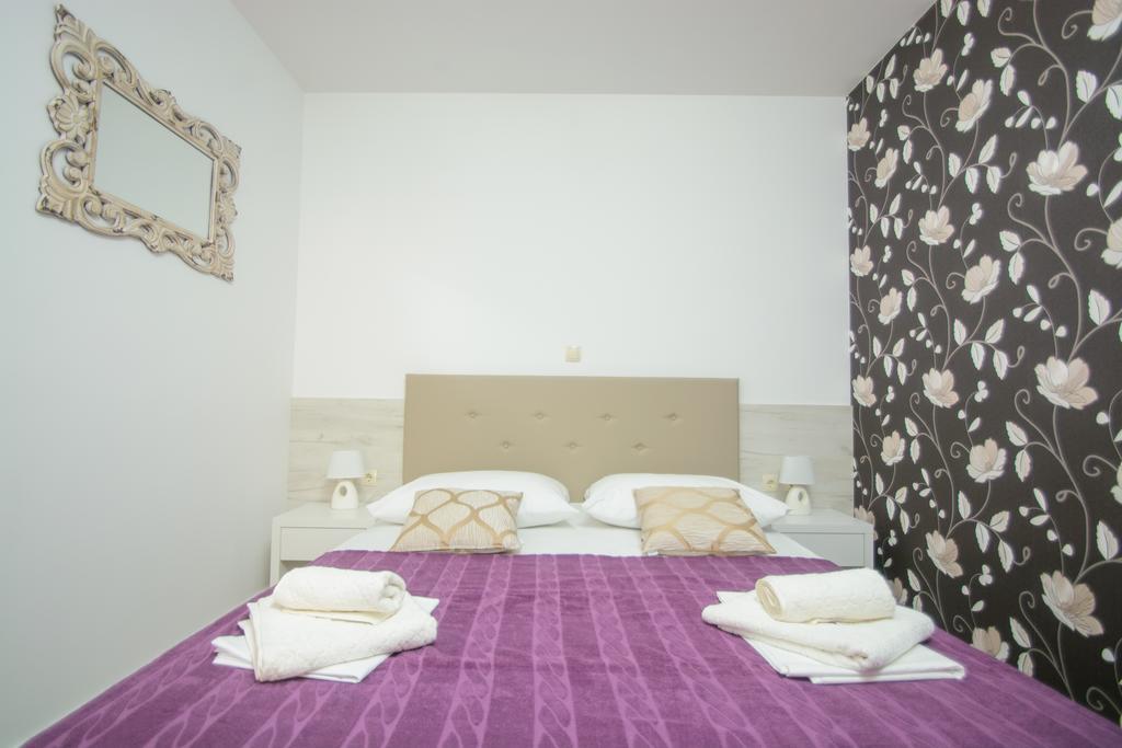 Apartments Villa Atlantis Trogir Exteriör bild