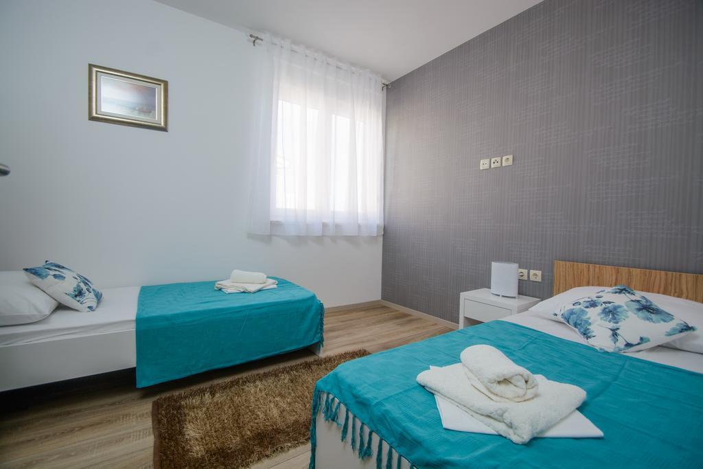 Apartments Villa Atlantis Trogir Exteriör bild