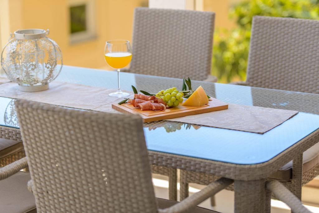 Apartments Villa Atlantis Trogir Exteriör bild